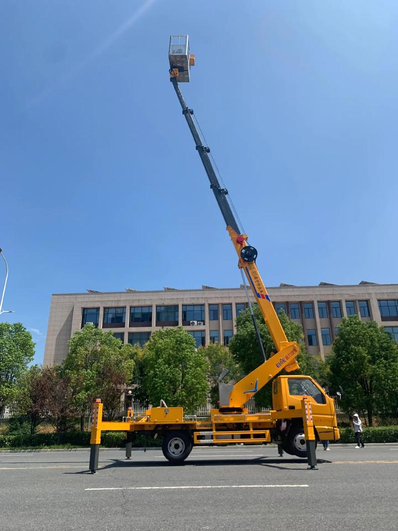 25米藍(lán)牌高空作業(yè)車全方位高清圖集 嘉力高空作業(yè)，為您呈現(xiàn)卓越細(xì)節(jié)