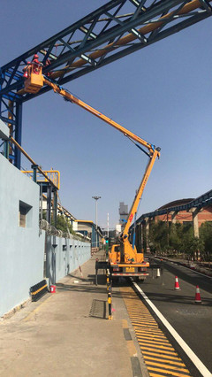 高空作業(yè)車的租賃指南 選擇高空車、云梯車、登高車與升降車的專業(yè)解析